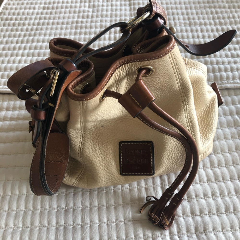 DOINEY & BOURKE PURSE - Bucket bag it’s still in the collection